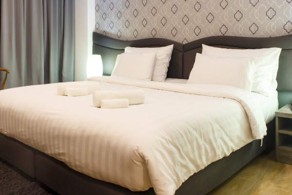 Hotel Bedding 600X400